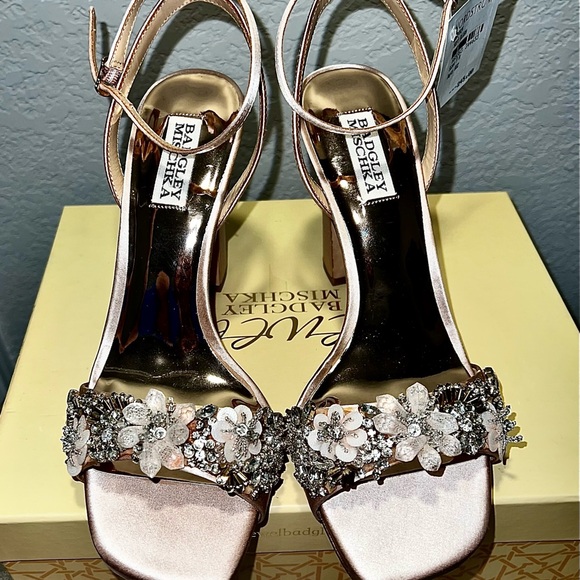 Finesse Ankle Strap Sandal 
Badgley Mischka Collection size 9 - Picture 6 of 7